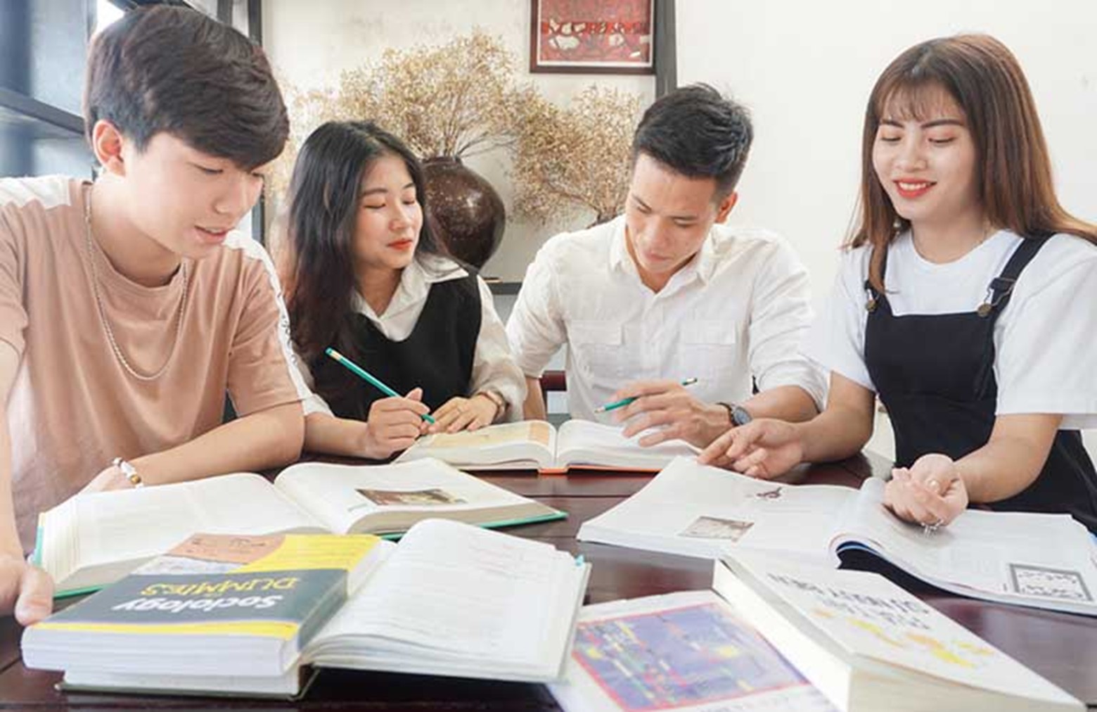 Động lực học tập hạn chế sự trì hoãn, chán nản trong quá trình học và phát triển bản thân.